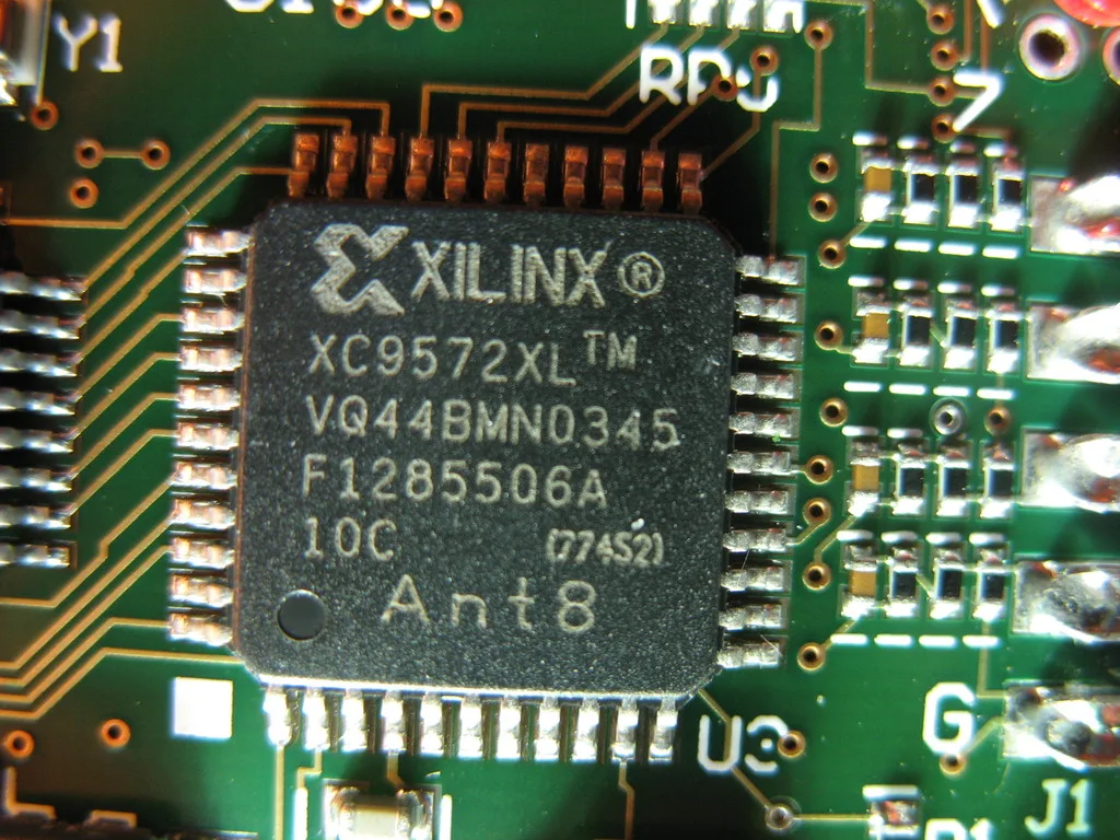 Compiling Xilinx CPLD Verilog in Linux Command Line