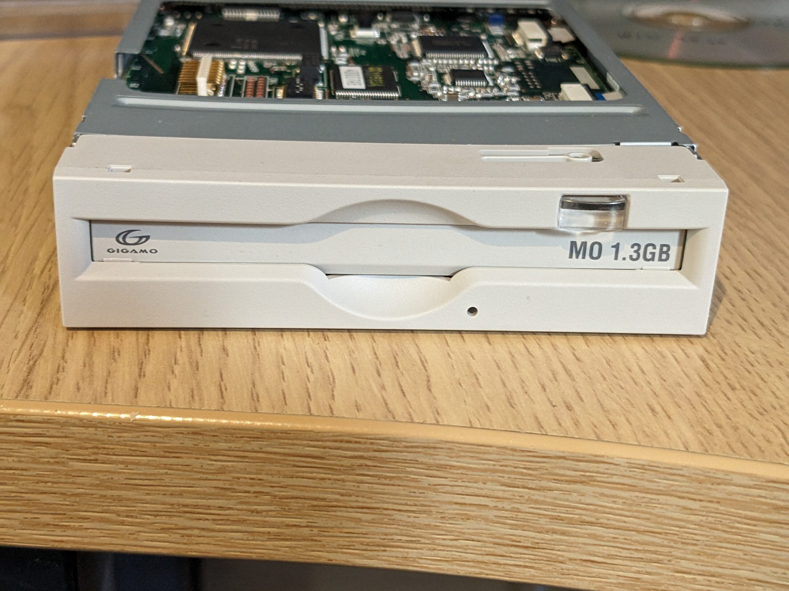 Magneto-Optical Drives - LinuxJedi's /dev/null
